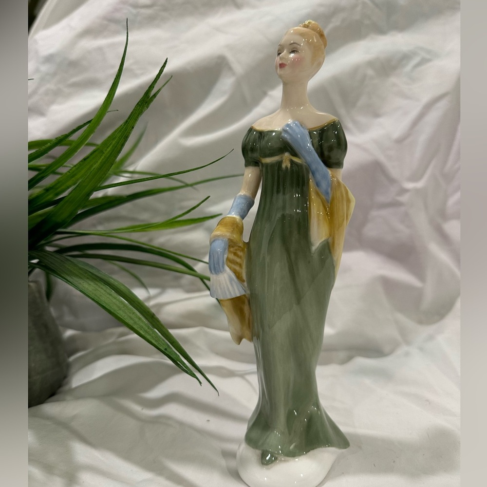 Royal Doulton Figurine Lorna